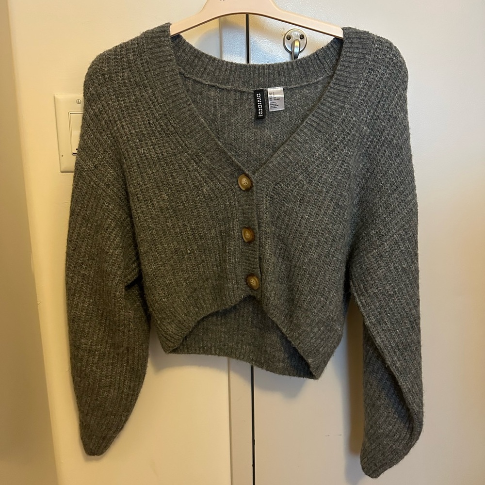 H&M cropped gray cardigan